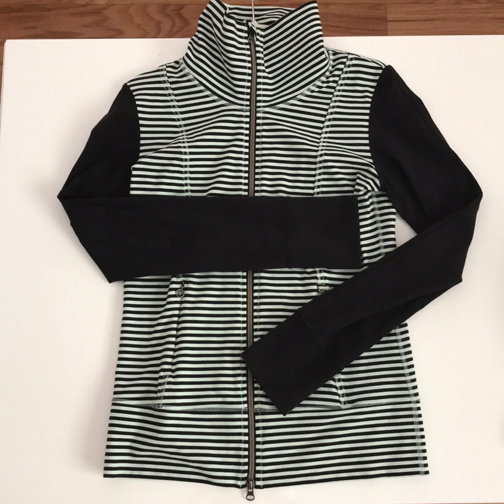 Lulu lemon high neck, zip up jacket